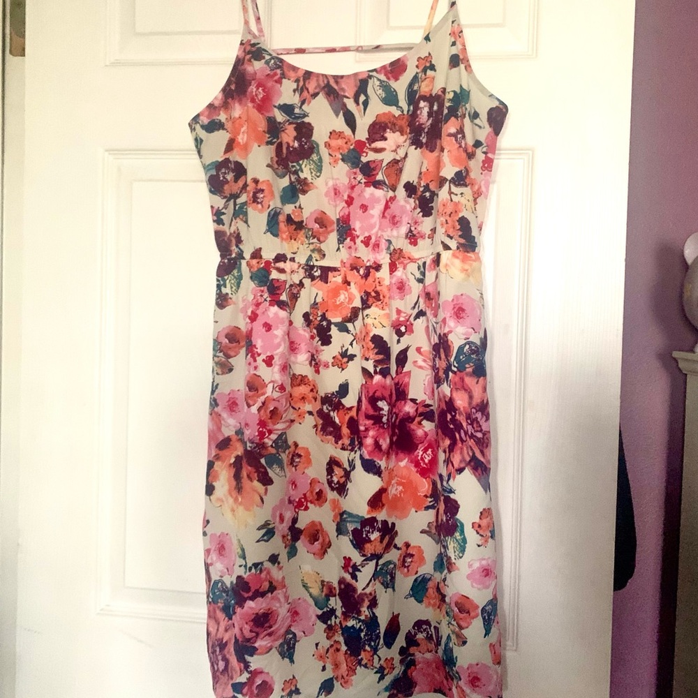 Floral Short Dress - Picture 3 of 8